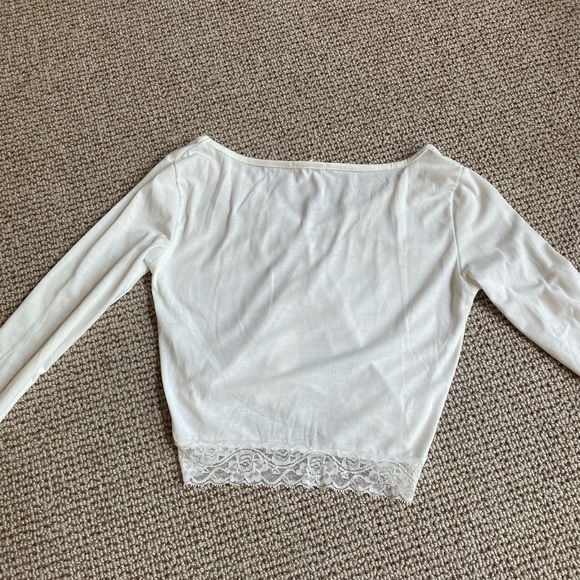 White cinched lace long sleeve - Picture 3 of 4